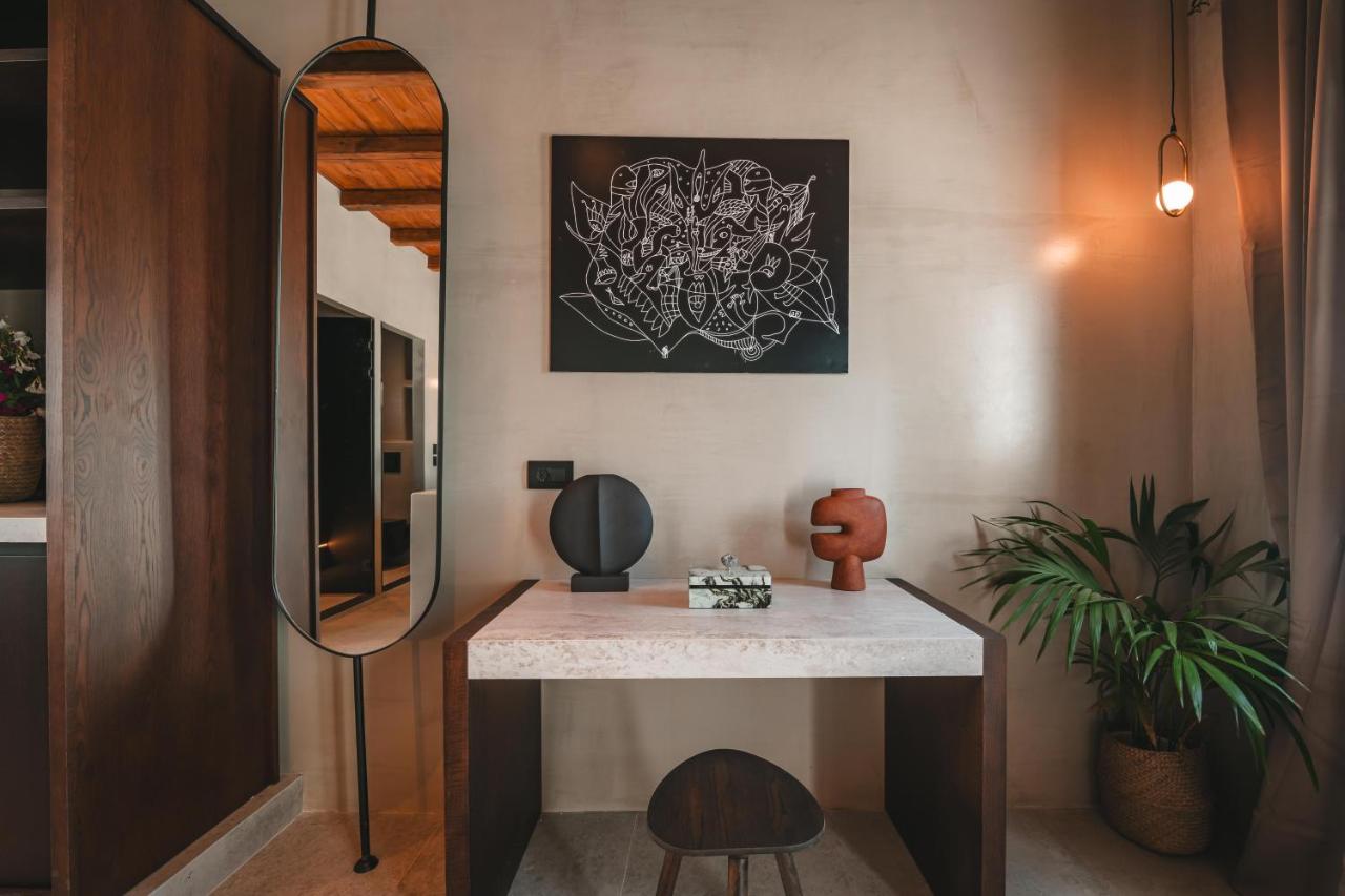 Legends in Town, by Mykonos High