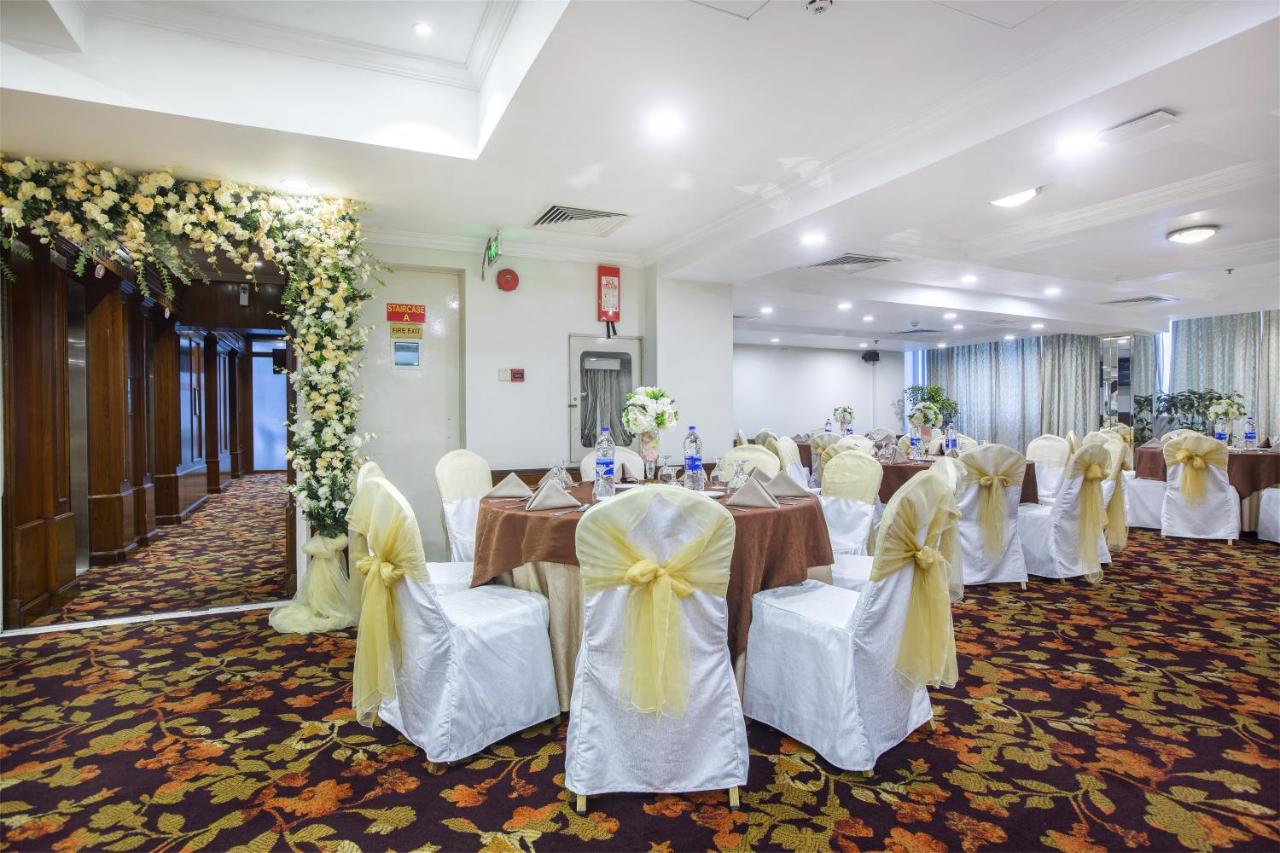 Hotel Sarina photo