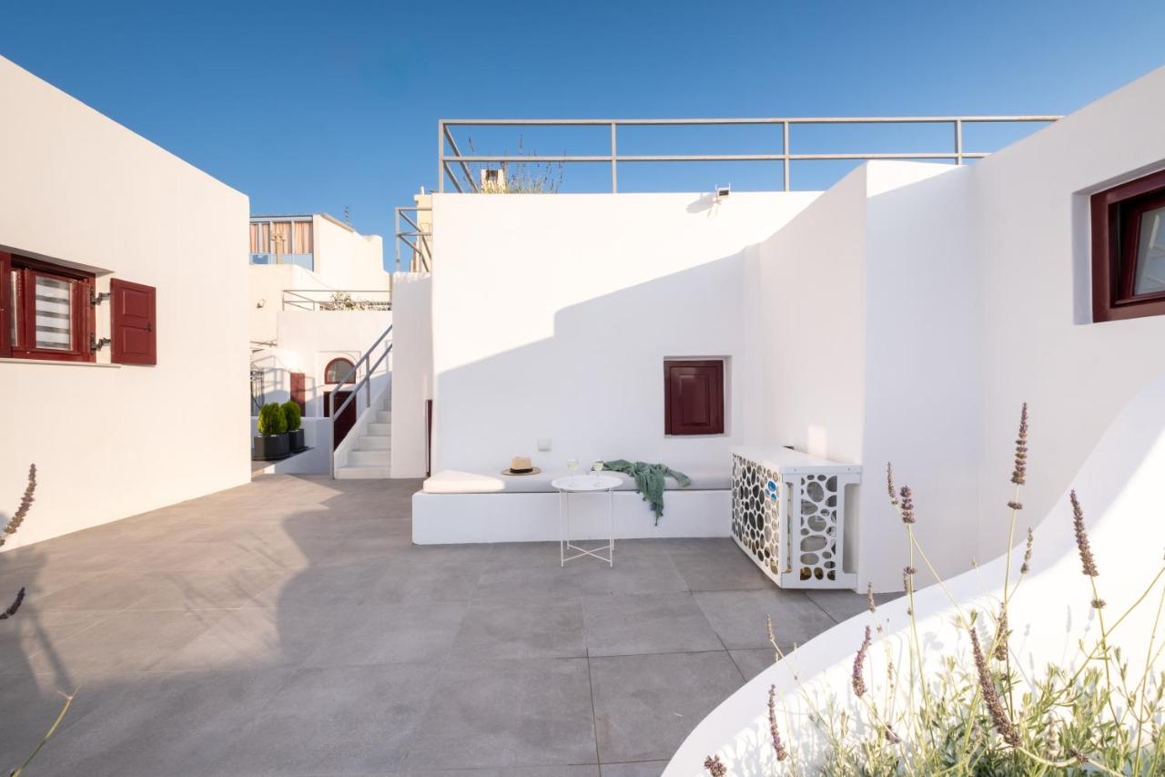 OUTOPOIA CAVE STUDIOS - 5