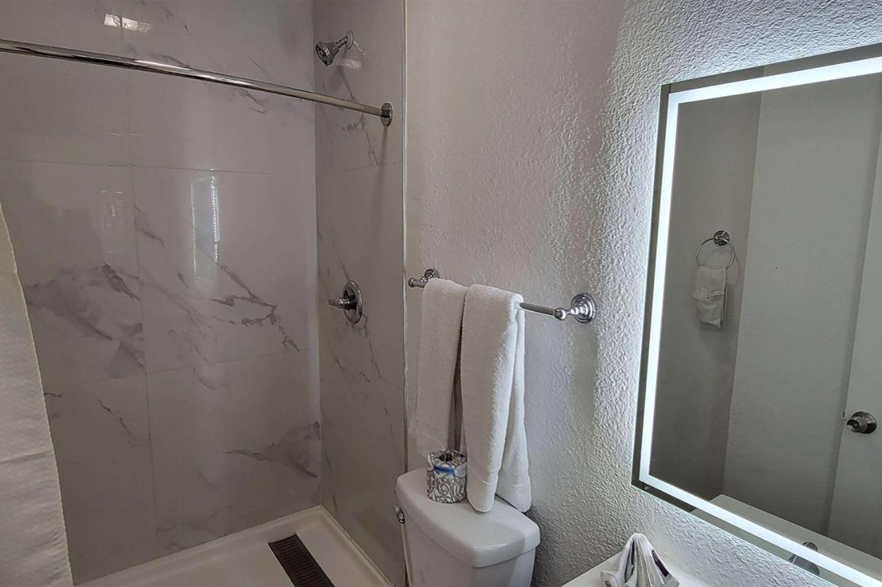 Super 8 by Wyndham El Centro North — photo 9