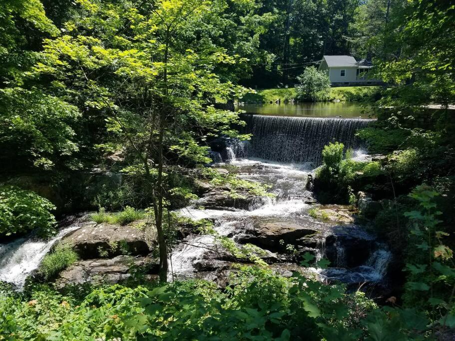 The Cottage at Millpond Falls - Romantic Luxury B&B in Warwick NY — photo 17