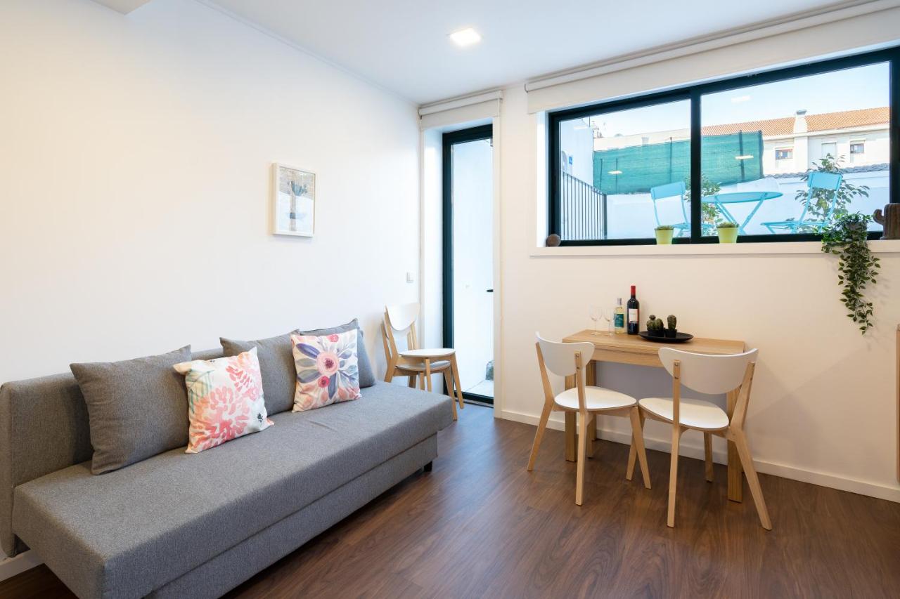 Host Wise - Modern Studios with Terrace - Walk Everywhere - 5