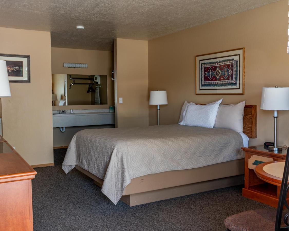 Oregon Trail Inn — photo 7
