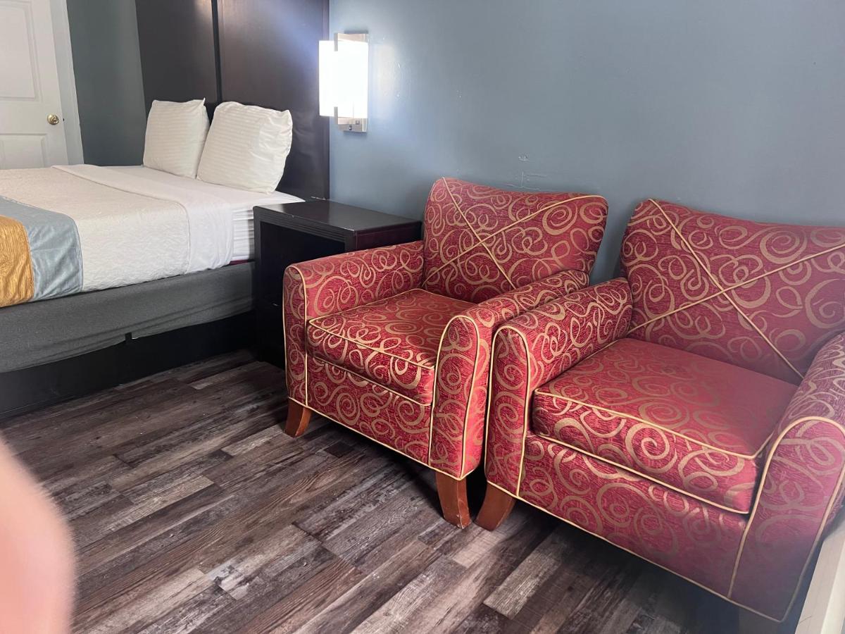 Smith Motel — photo 17