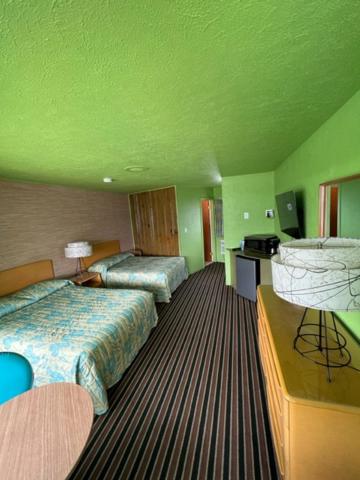 Caribbean Motel — photo 8