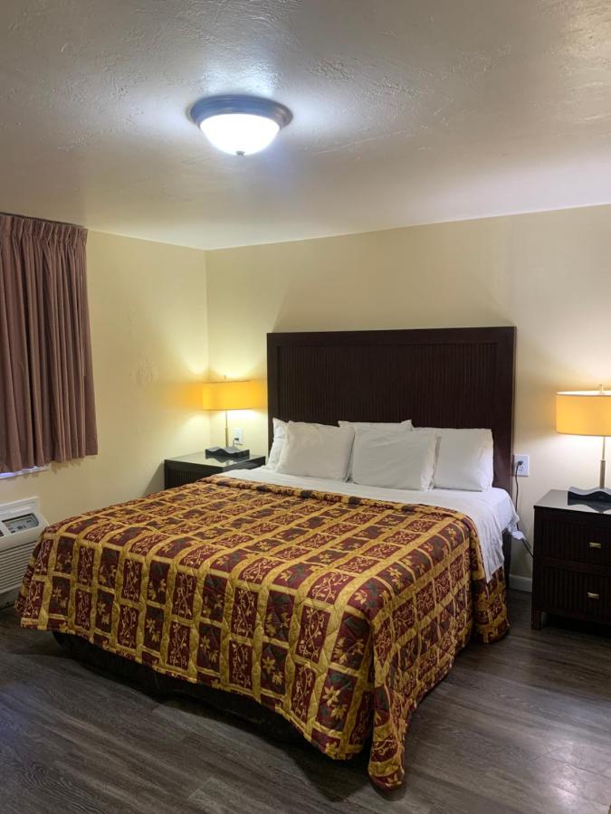 Relax Inn of Medford — photo 9