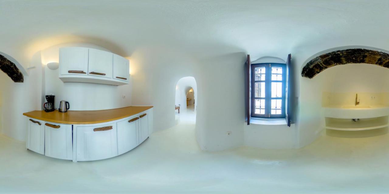 On An Island suites & apartments - Fira - 3