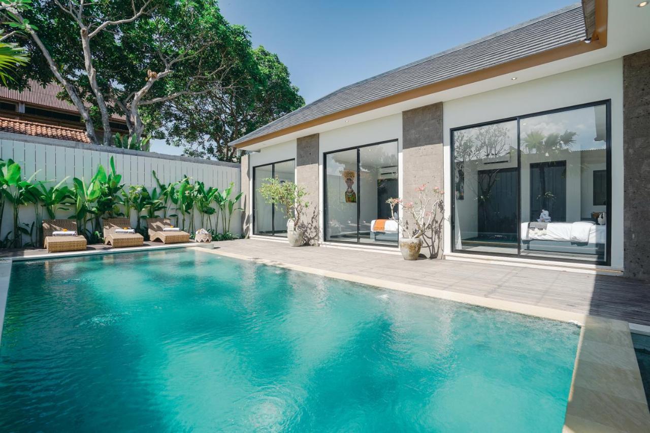 Villa Bunga Lily - Sumptuous 3BR Luxury Private Villa in Canggu - 4