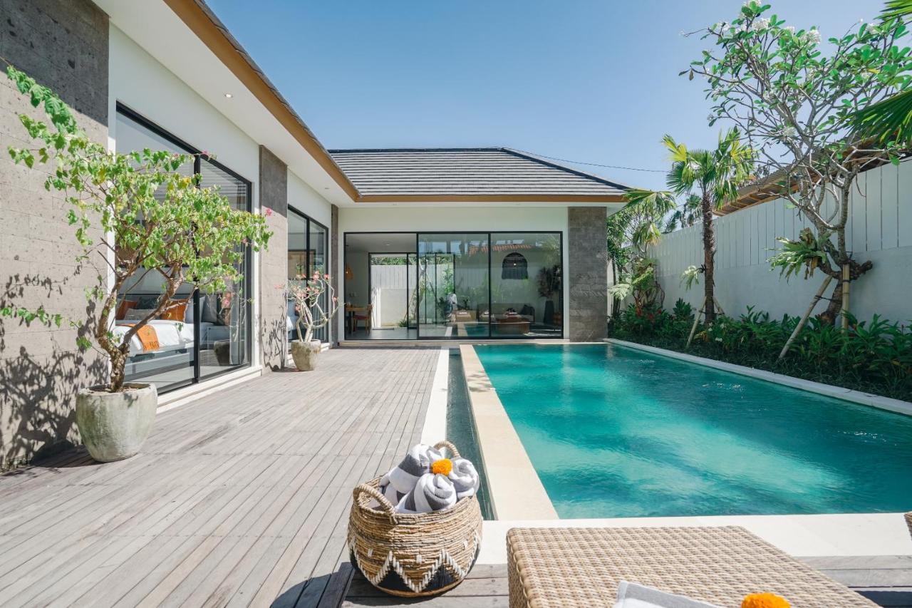 Villa Bunga Lily - Sumptuous 3BR Luxury Private Villa in Canggu - 2