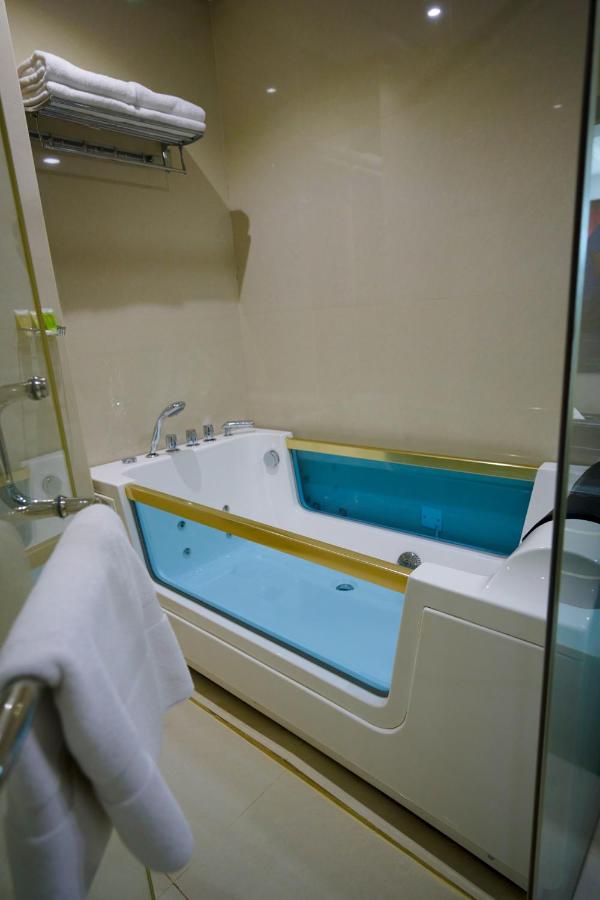 Arman Hotel Juffair Mall photo