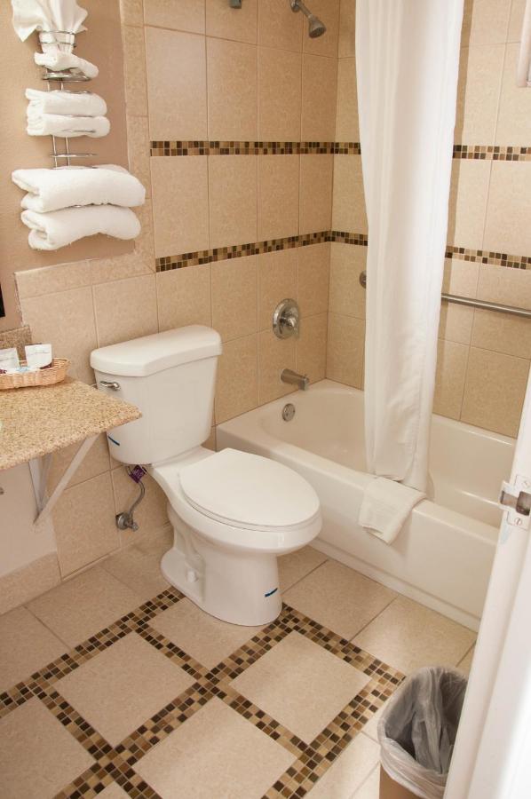 Esquire Inn — photo 20