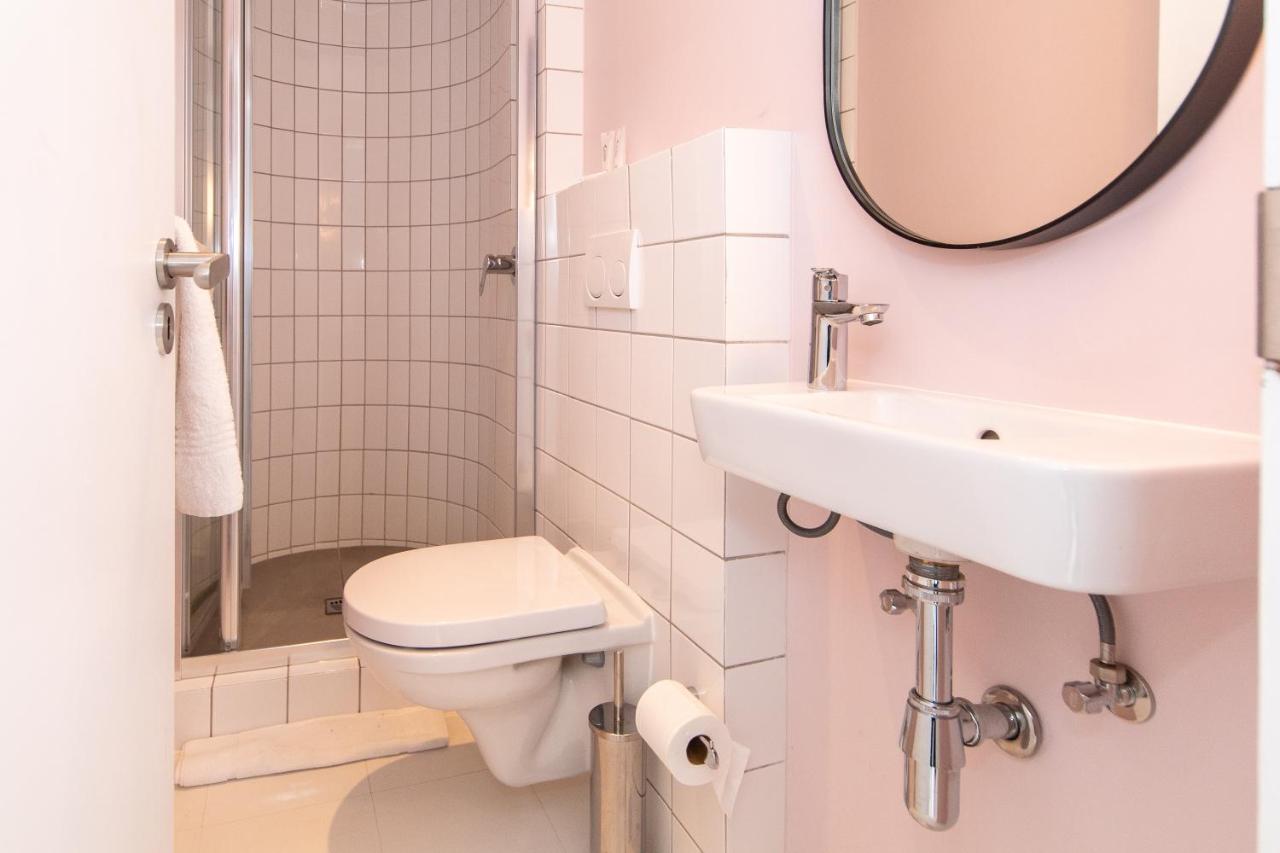 402 The Flamingo, luxury Living - 3