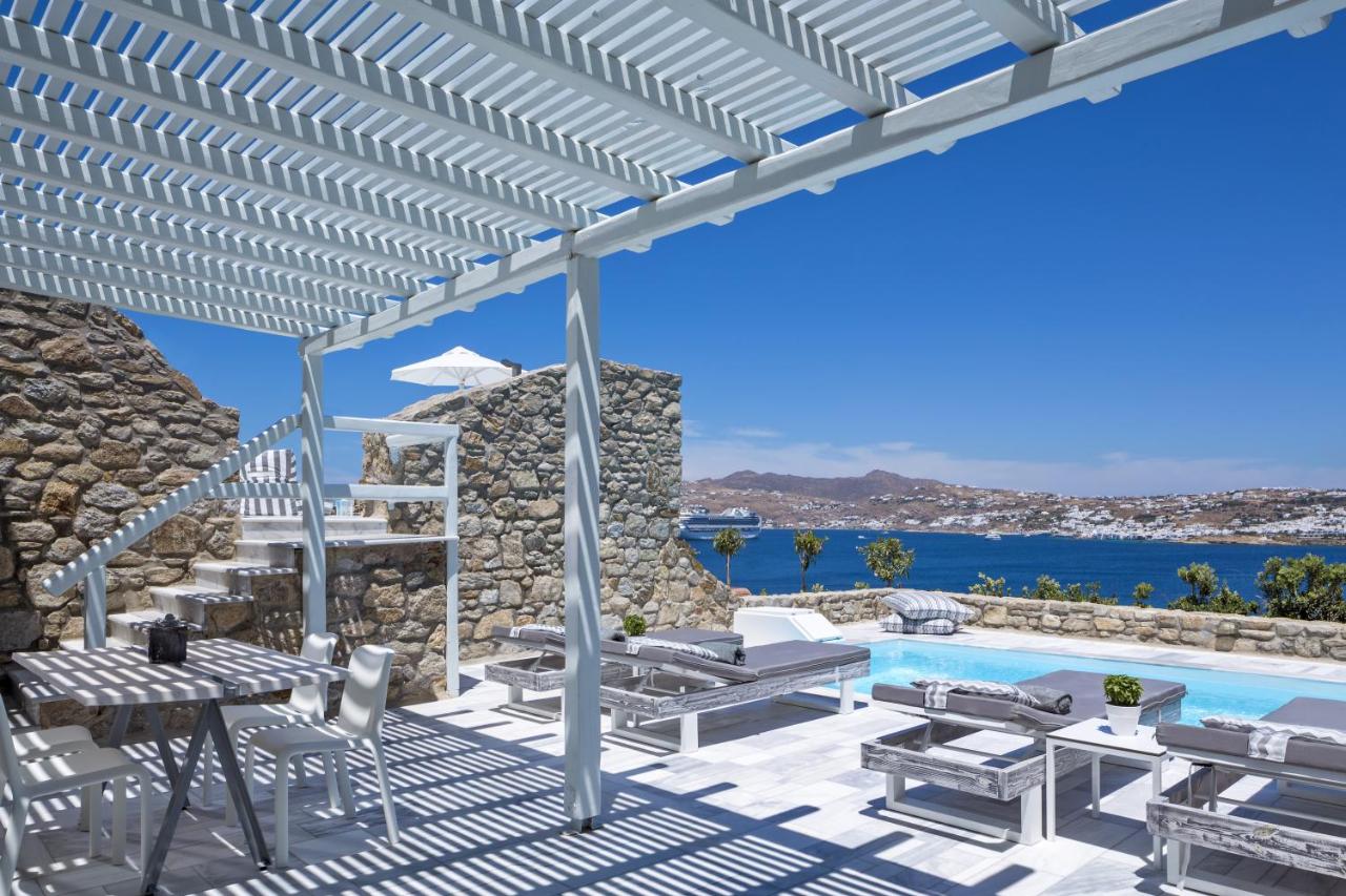 Heated swimming pool: Mykonos No5 Luxury Suites & Villas