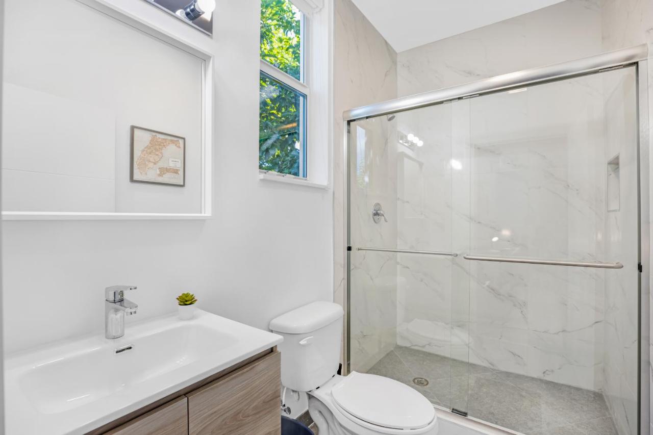 Up to 12 Guests! Modern villa near Wynwood - 3