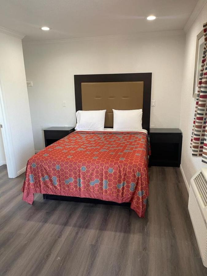 Palm Inn — photo 22