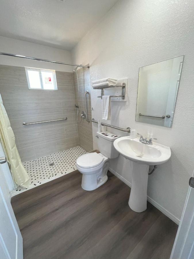 Palm Inn — photo 18
