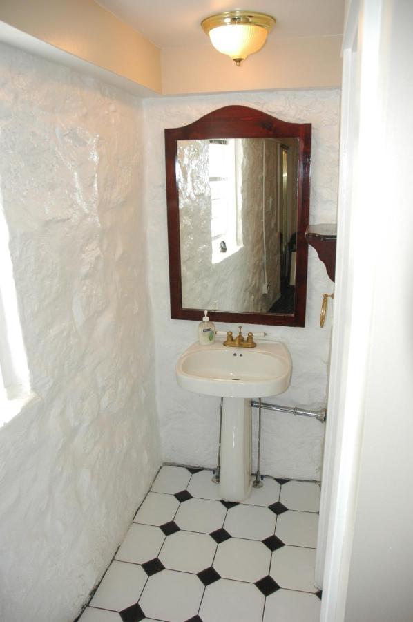 Windsor Guest House photo