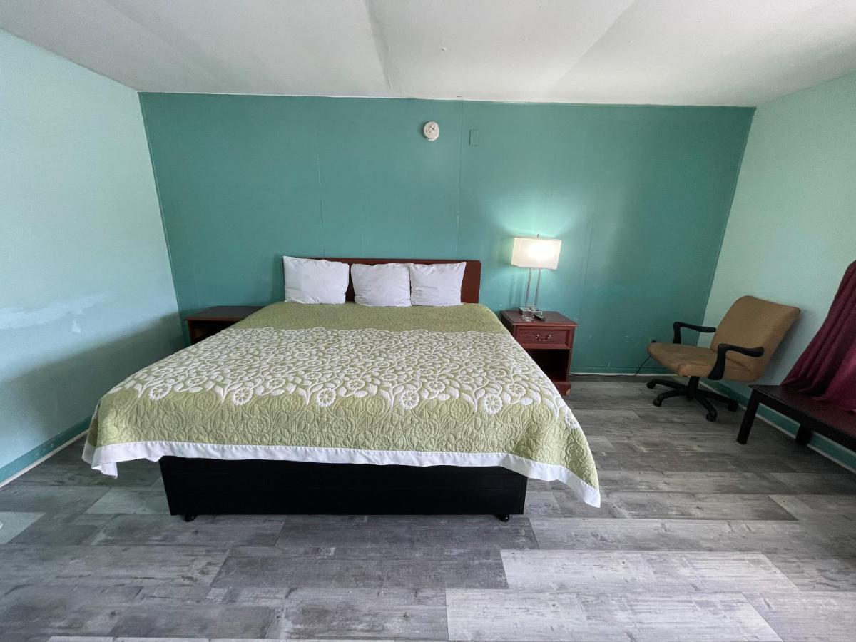 Lamplighter Inn — photo 9