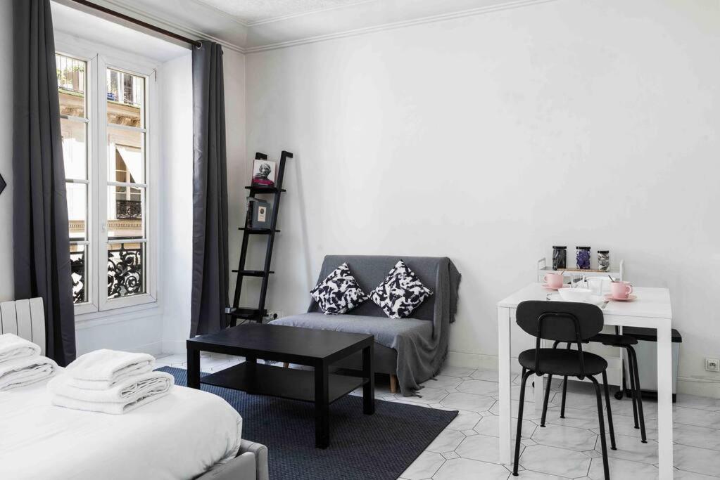 Promo! Beautiful apt near the Galeries Lafayette! - 2