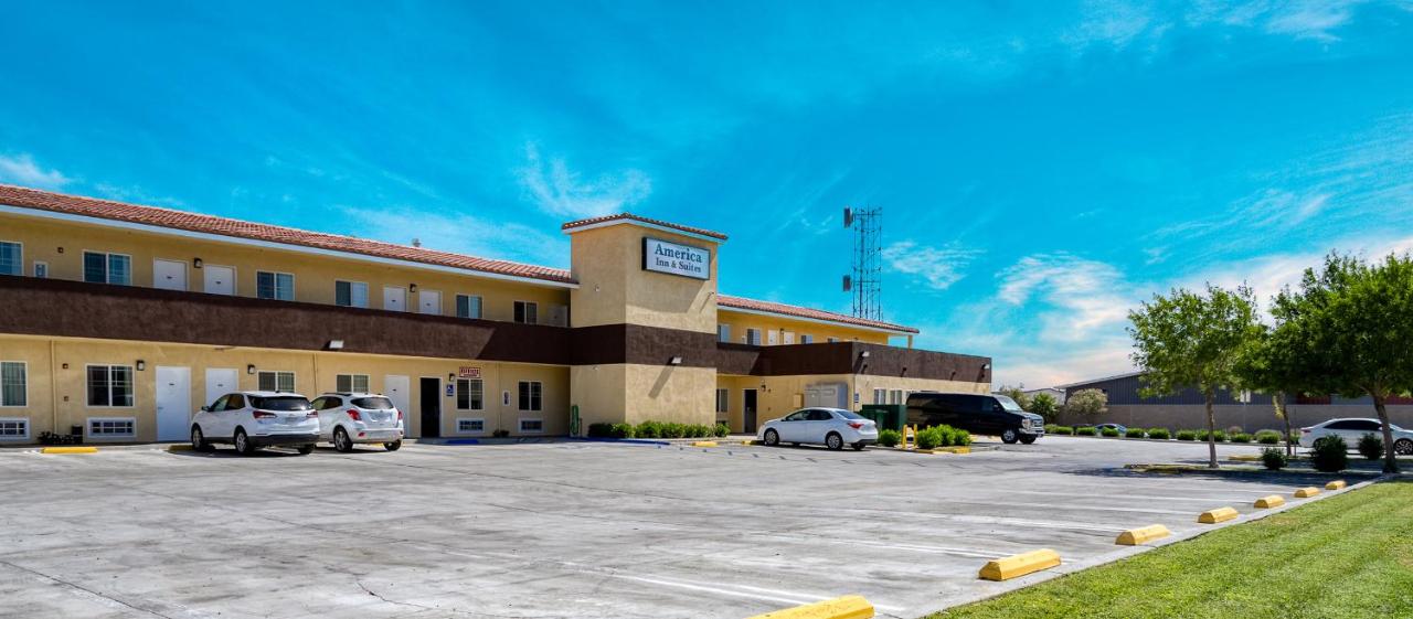 America Inn & Suites — photo 15