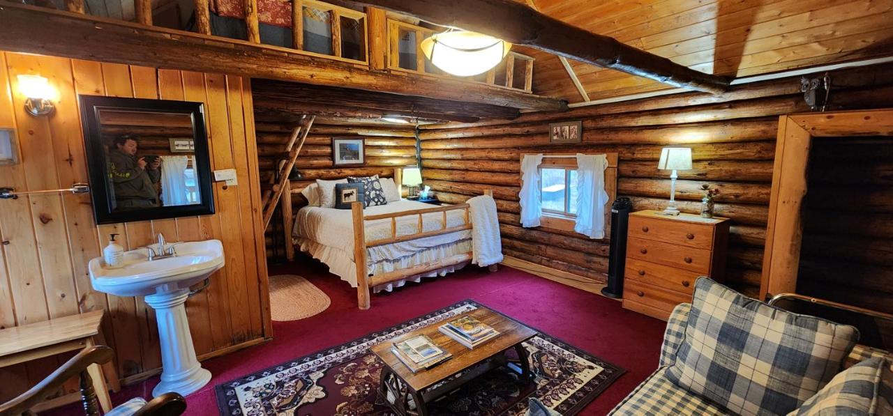 Bear Creek Ranch Bed & Breakfast, Essex — photo 3