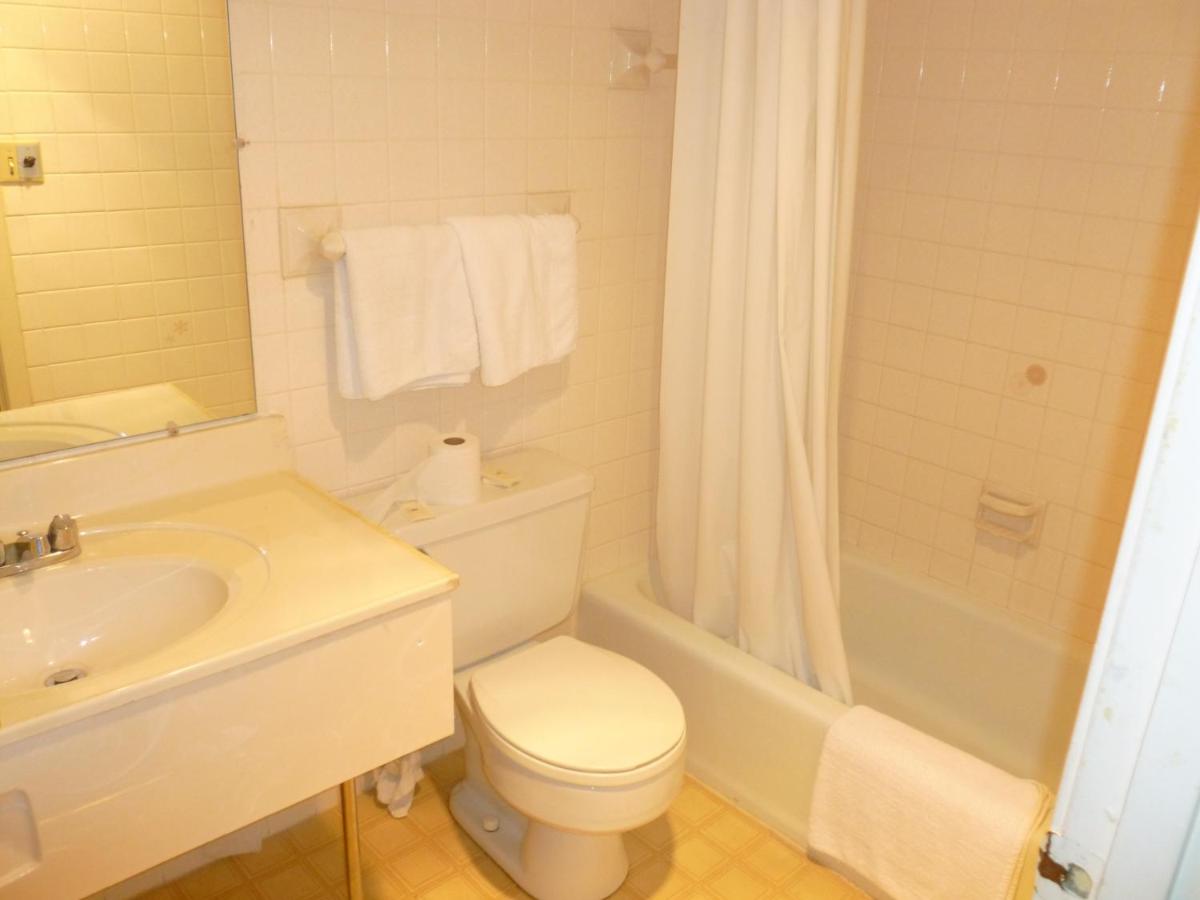 GuestKeeper Inn — photo 22