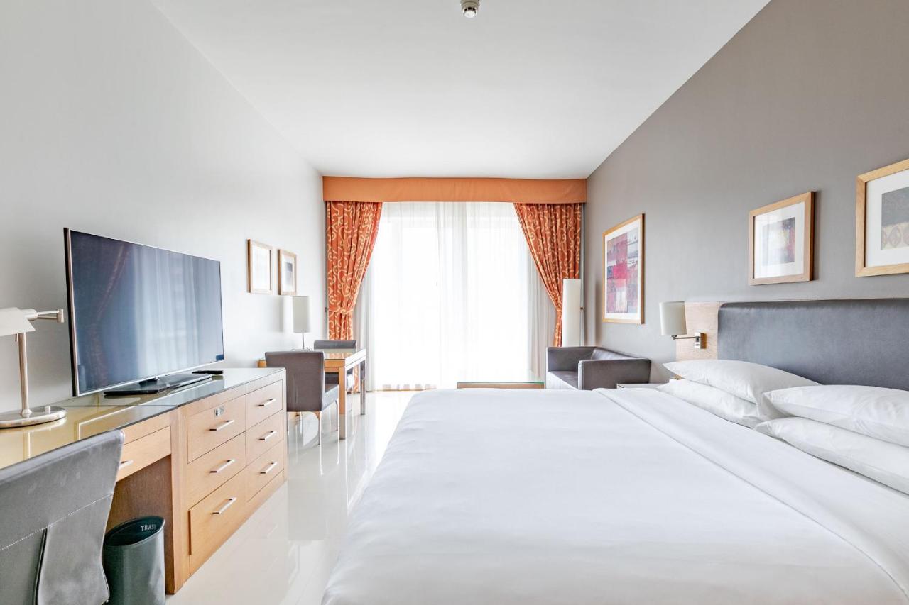 Four Points by Sheraton Bur Dubai photo