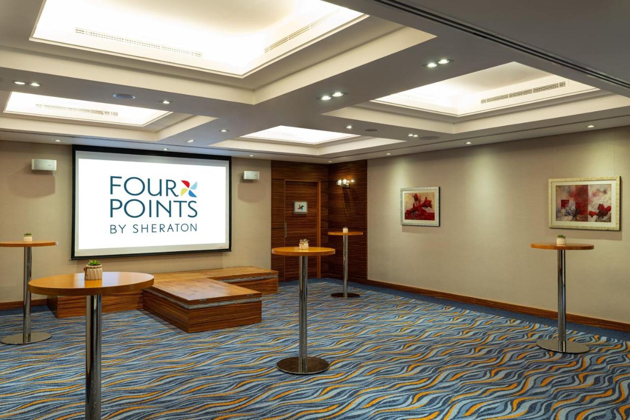 Four Points by Sheraton Bur Dubai photo