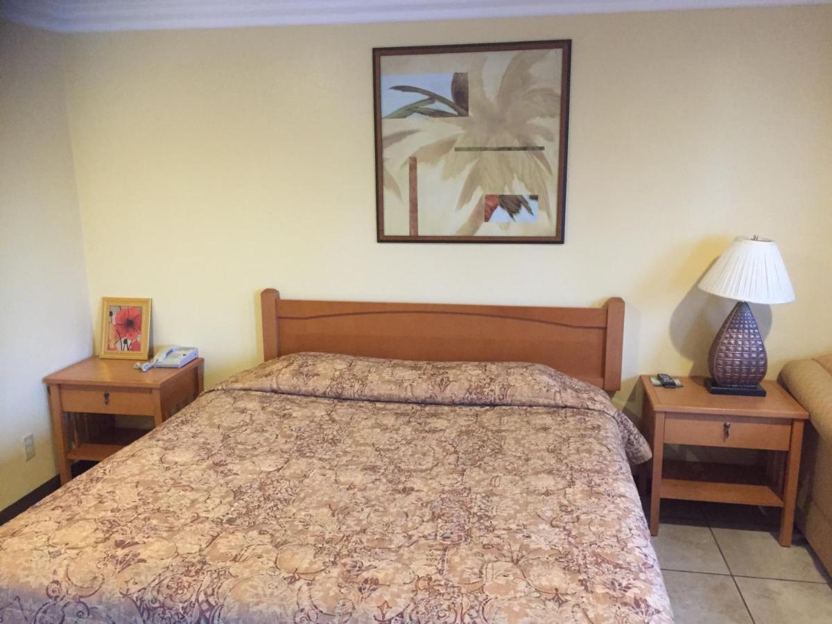 Bayshore Inn Ventura — photo 23
