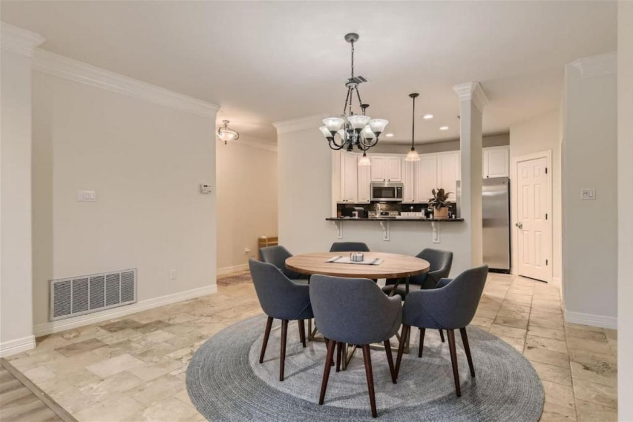 Captivating 4BR Haven with Park View near DT