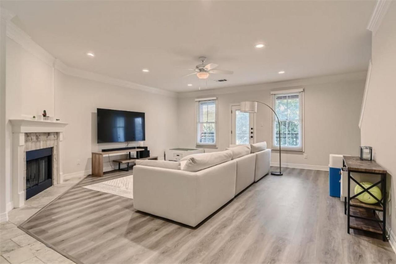 Captivating 4BR Haven with Park View near DT - 5