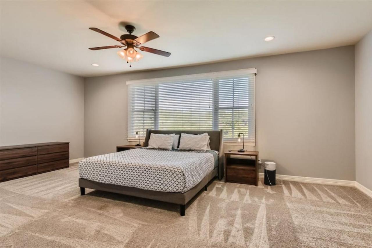 Captivating 4BR Haven with Park View near DT - 2