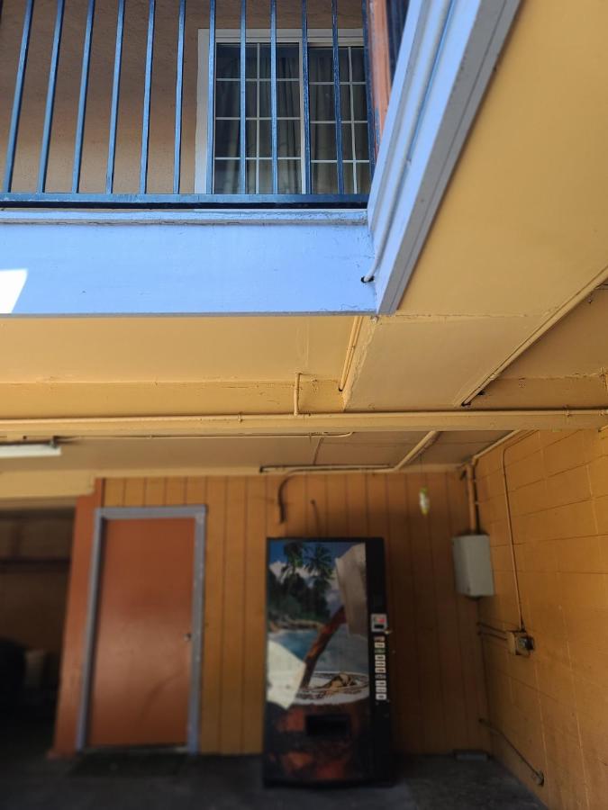 M B Motor Inn — photo 9