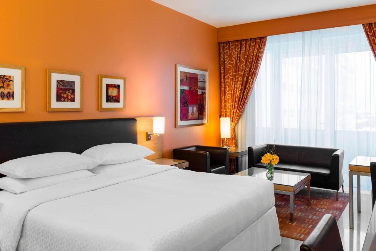 Four Points by Sheraton Bur Dubai photo