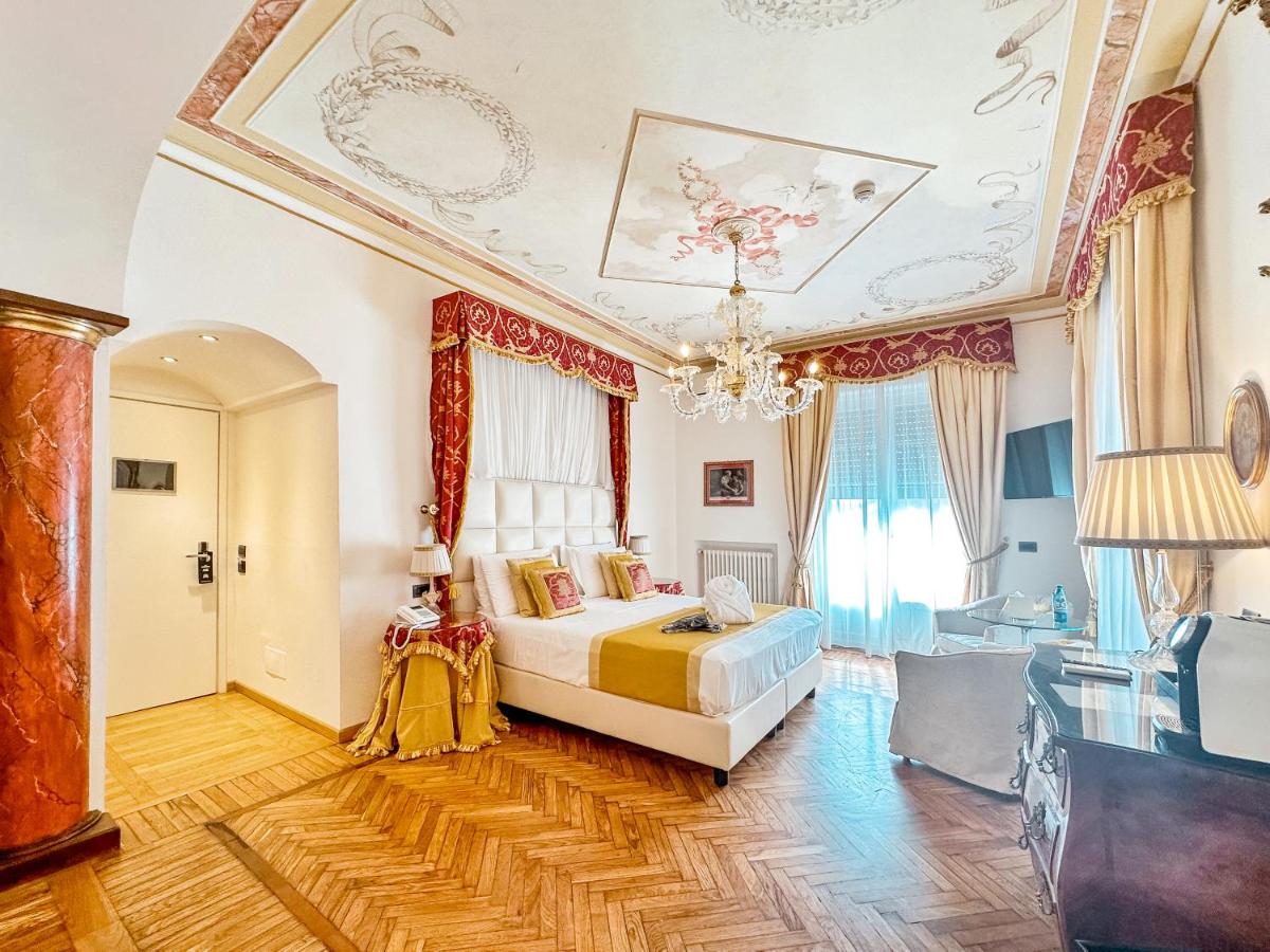 Hotel Jolanda - 2