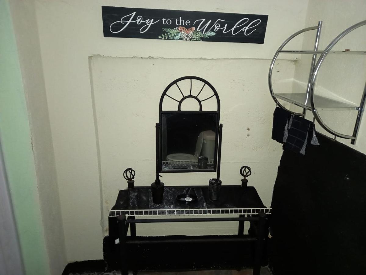 Buckingham Villa & Suites Room # 6- Garden View - 2