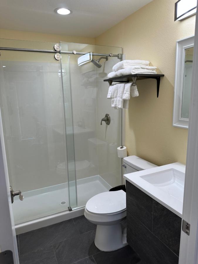 Relax Inn of Medford — photo 15