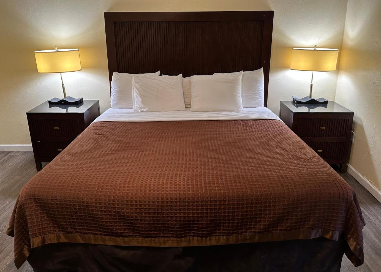 Relax Inn of Medford — photo 18