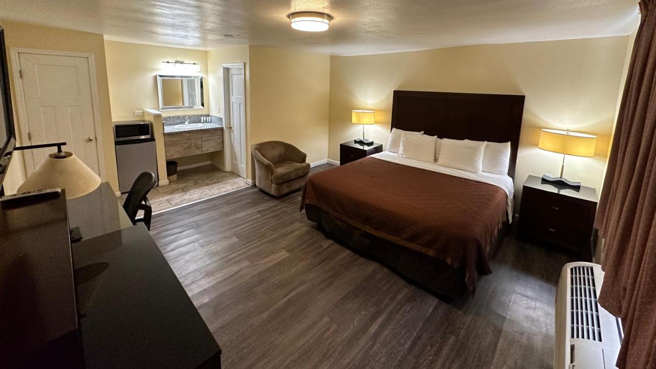 Relax Inn of Medford — photo 20