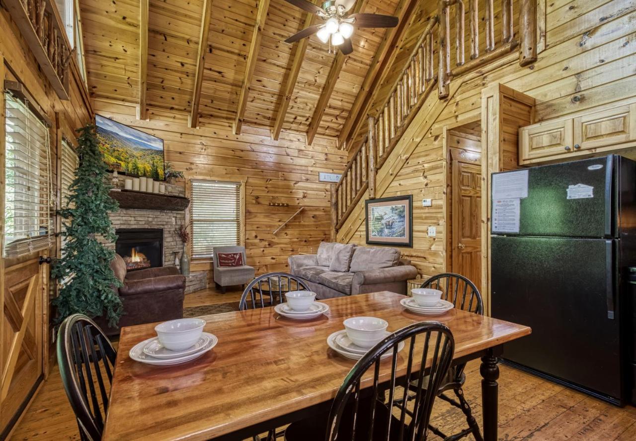 Enchanted Vista Gatlingburg Cabins — photo 4