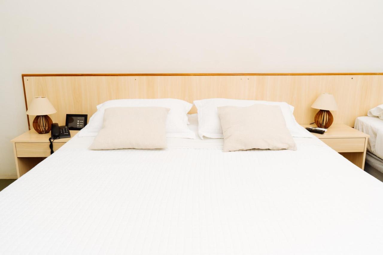 Cris Hotel photo