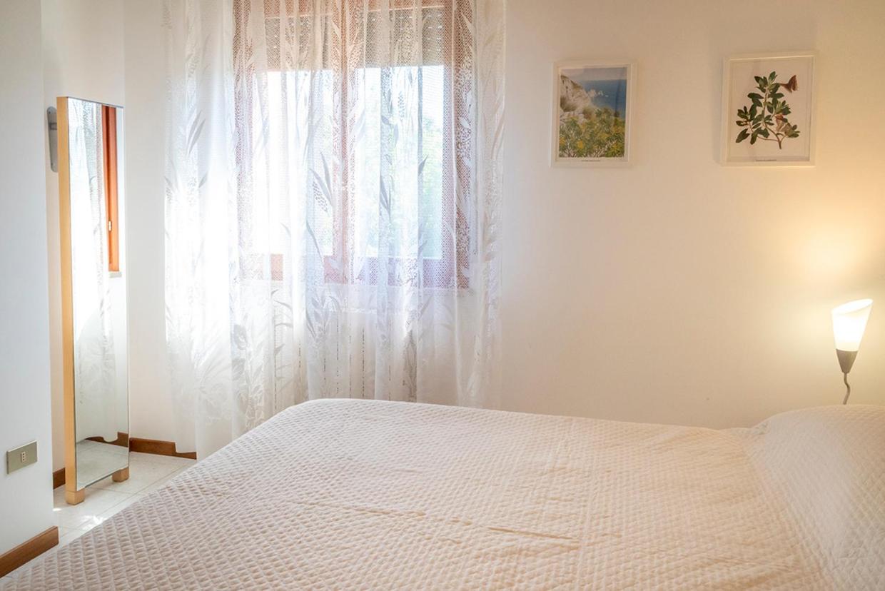 S220 - Sirolo, trilocale in centro con terrazzo photo