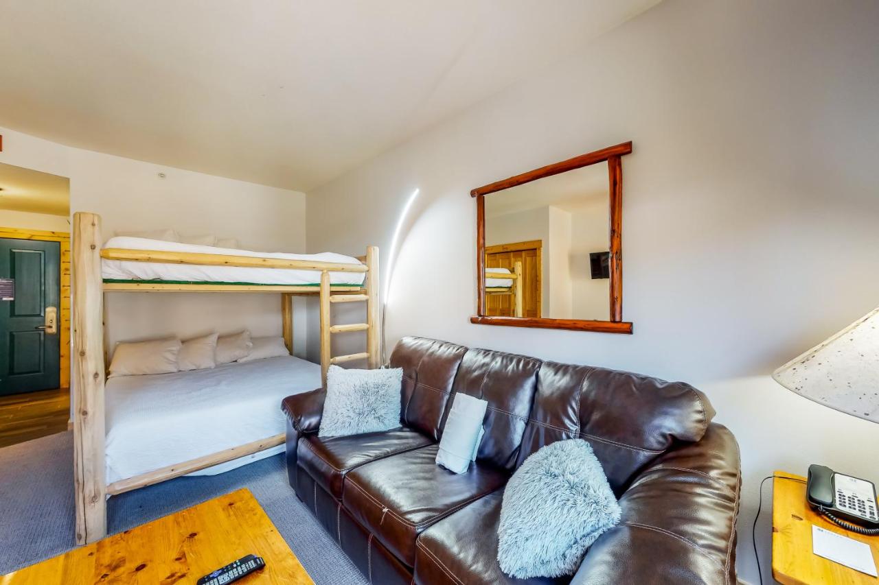 Tucker Mountain Lodge — photo 19