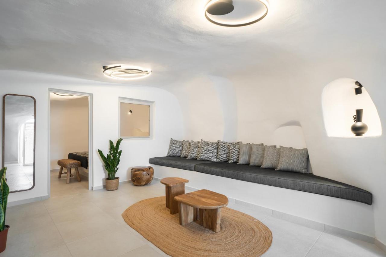 Spilia Caves Santorini - 2