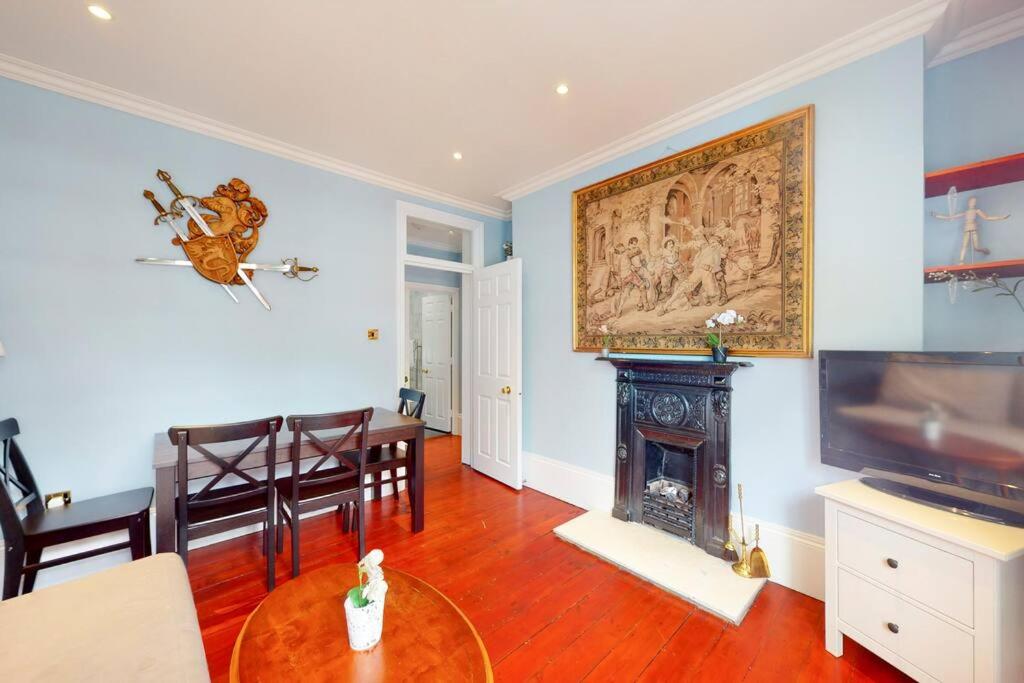 Classic Mayfair 1 BR apartment - 3