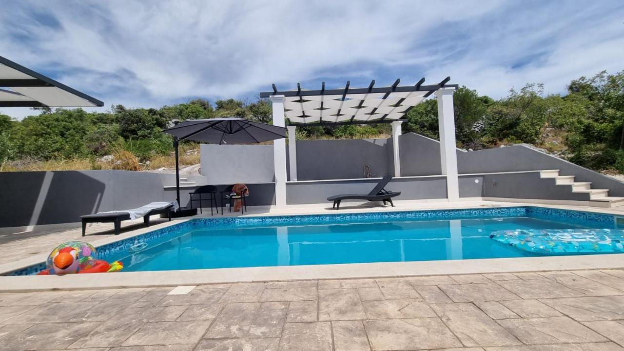 Villa Estera - E2 - 3 BEDROOM, 2 BATHROOM - 2