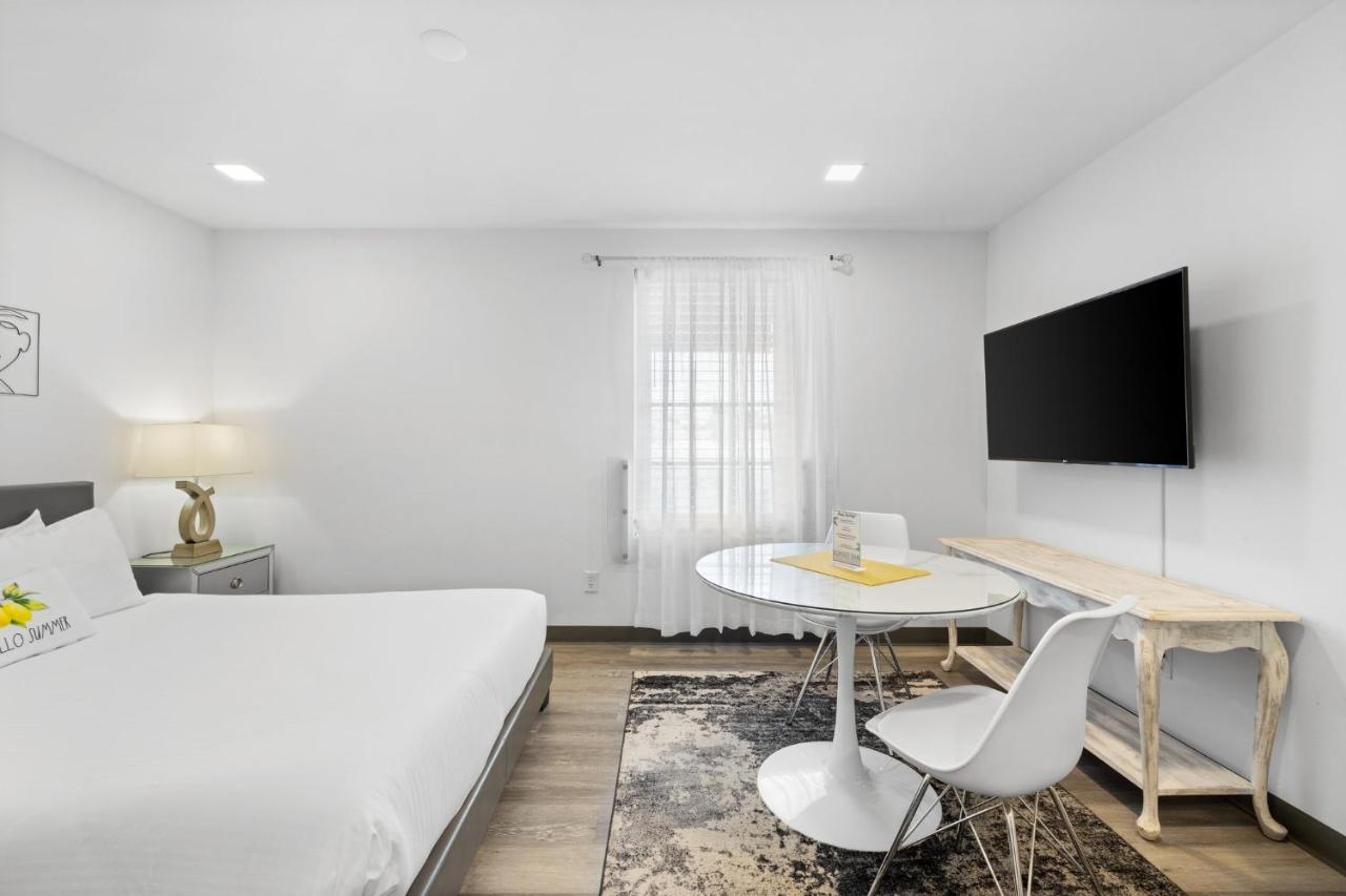 Sunset Inn-South Miami - 5