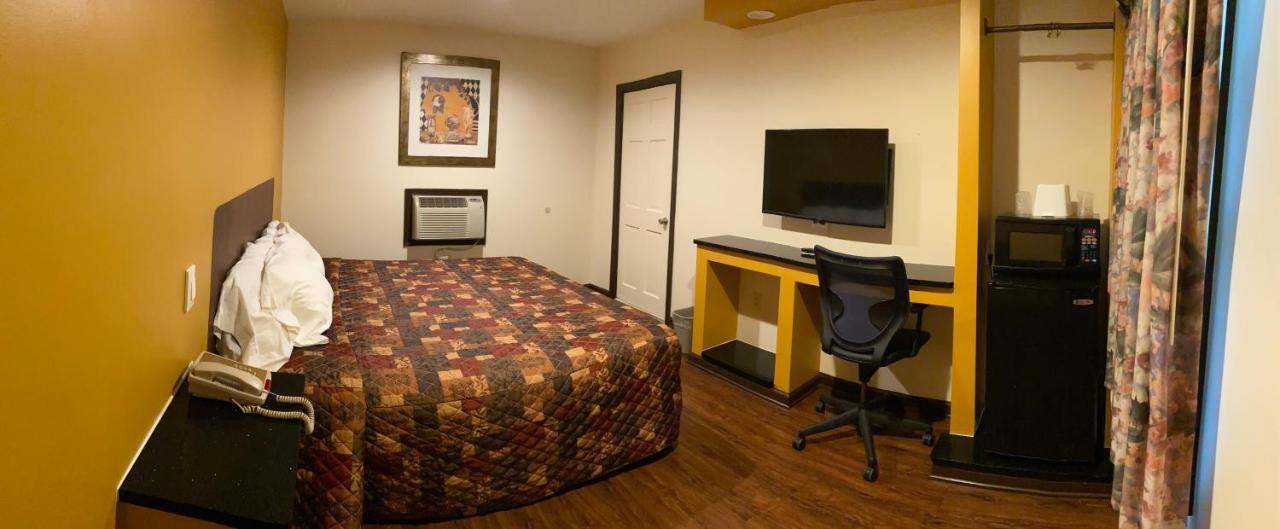 Budget Inn — photo 13