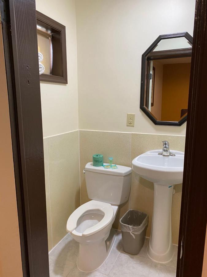 Budget Inn — photo 9