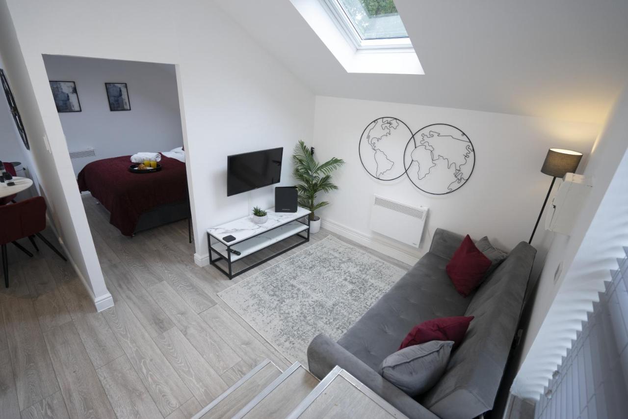 The Den - KING BED, 5 min walk to City Centre - 5